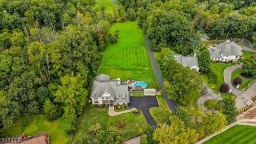 24 W Sunset Rd, Pompton Plains, NJ, 07444-1105 | Card Image