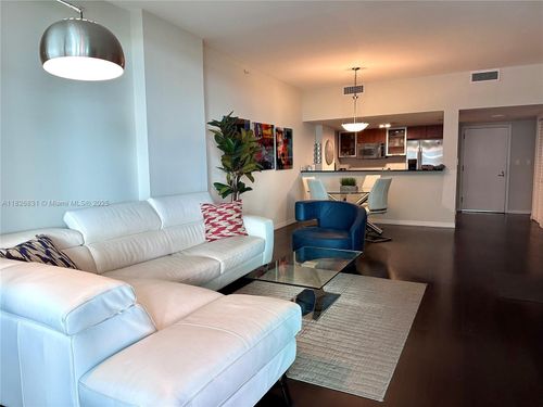 apt-511-1800 N Bayshore Dr, Miami, FL, 33132-3250 | Card Image