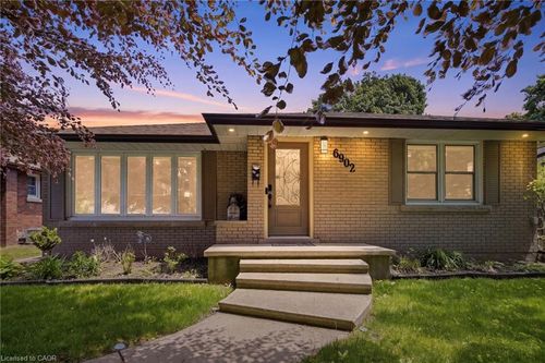 6902 Dell Ave, Niagara Falls, ON, L2G4V8 | Card Image