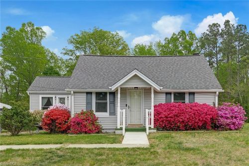 911 Wolf Island Rd, Reidsville, NC, 27320-1407 | Card Image