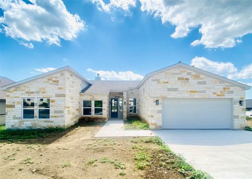 105 Greg Ln, Jarrell, TX, 76537-1685 | Card Image