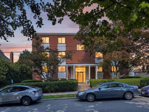 7b-100 Grand View Ave, Quincy, MA, 02170-4032 | Card Image