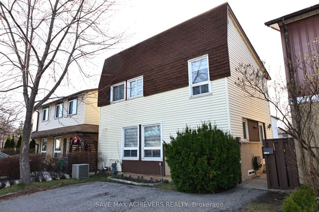 3 Gold Finch Crt, House other with 3 bedrooms, 2 bathrooms and 2 parking in Brampton ON | Image 4