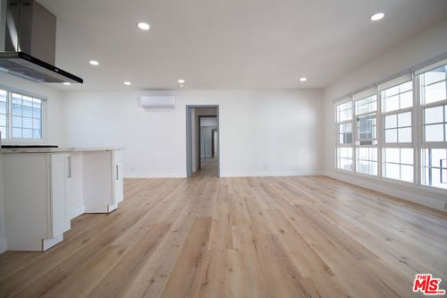 835 S Sherbourne Dr, Los Angeles, CA, 90035-1833 | Card Image