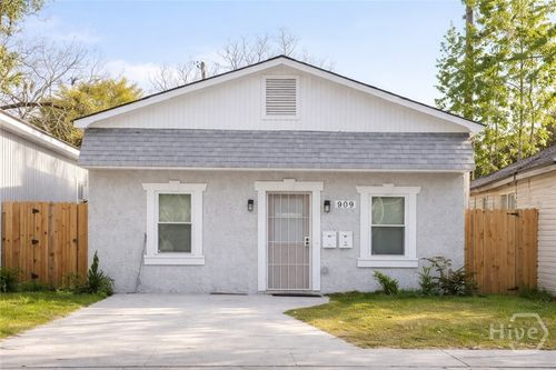 909 & 909 1/2 W 52nd Street, Savannah, GA, 31405 | Card Image