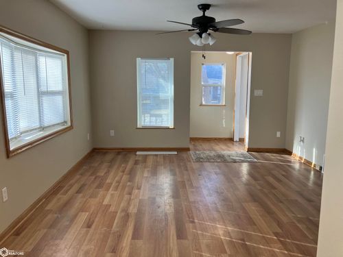 704 8th Ave N, Clear Lake, IA, 50428-1516 | Card Image