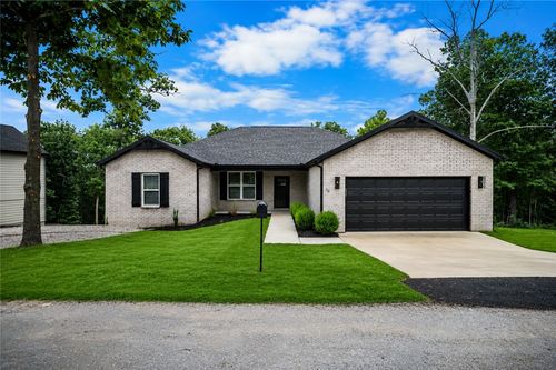 28 Berkshire Dr, Bella Vista, AR, 72714-4027 | Card Image