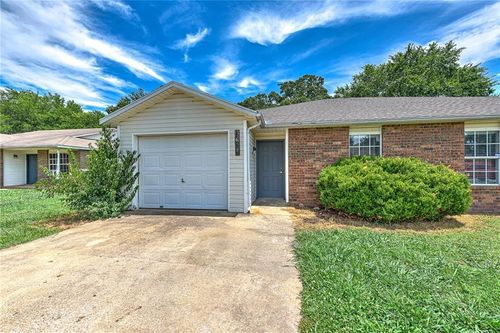1658 N Boxley Ave, Fayetteville, AR, 72704-5551 | Card Image