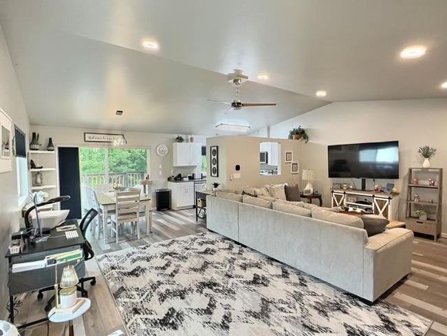 3216 Isaac Lane, Condo with 2 bedrooms, 2 bathrooms and null parking in OSHKOSH WI | Image 9
