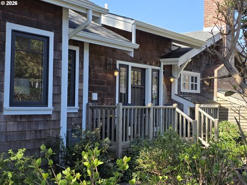 108 W Madison St, CannonBeach, OR, 97110 | Card Image