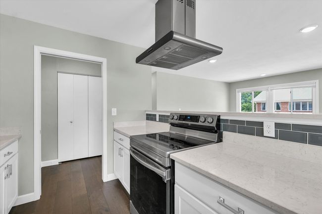 8 - 8 Fields E, Condo with 2 bedrooms, 2 bathrooms and 1 parking in Champaign IL | Image 9