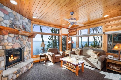 425-2826 Highway 61, Two Harbors, MN, 55616 | Card Image