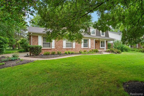 3874 Burkoff Dr, Troy, MI, 48084-1405 | Card Image