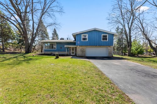 N84W12863 Ronald Dr, Menomonee Falls, WI, 53051-3338 | Card Image