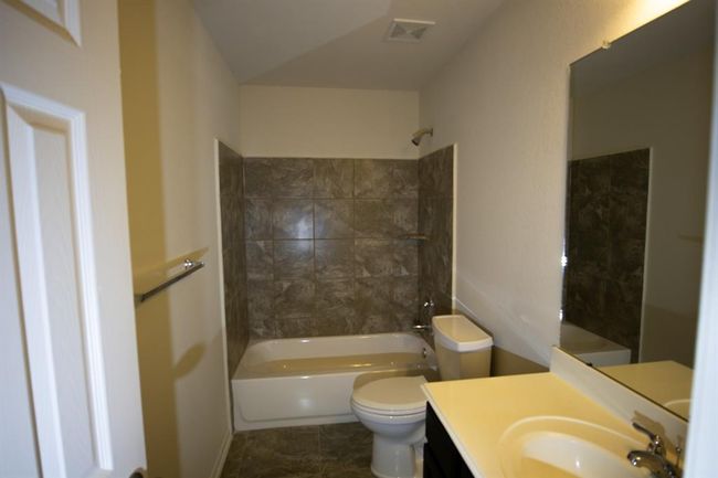 17907 Acorn Field Trl, House other with 3 bedrooms, 2 bathrooms and 3 parking in Humble TX | Image 16