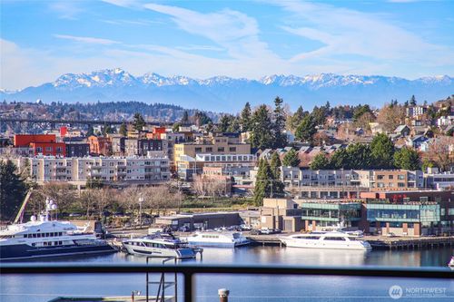 b-2817 Franklin Ave E, Seattle, WA, 98102-3020 | Card Image