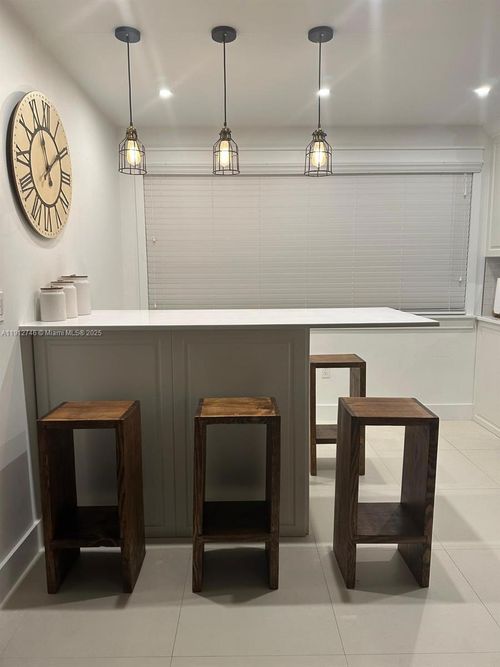 apt-202-10040 Nw 9th Street Cir, Miami, FL, 33172-5132 | Card Image