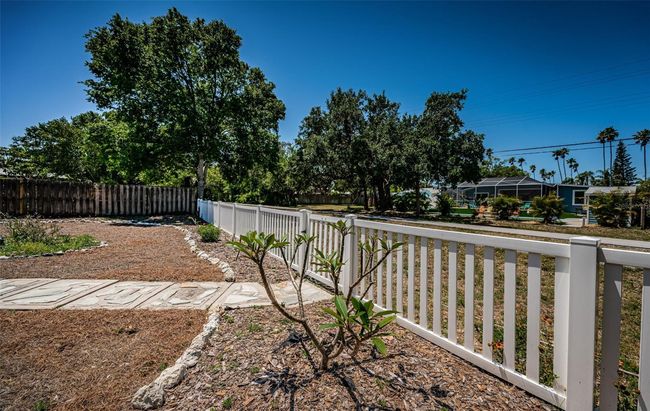 Backyard and access to Pinellas Trail | Image 37