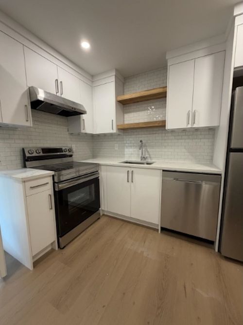 1631 Emerson Crt, North Vancouver, BC, V7H2Y6 | Card Image