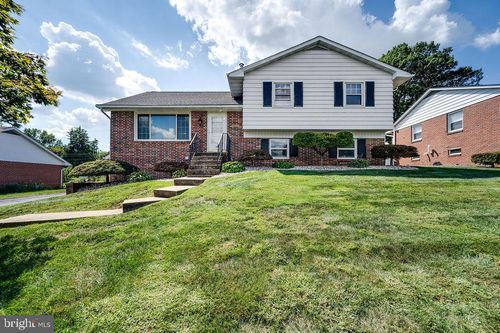 3416 Eisenhower Ave, READING, PA, 19605-1547 | Card Image