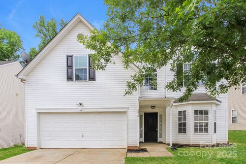 3810 Pauline Ln, Charlotte, NC, 28216-8884 | Card Image