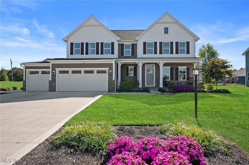 5304 Walnut Ridge Ln, Sheffield Village, OH, 44054-2490 | Card Image