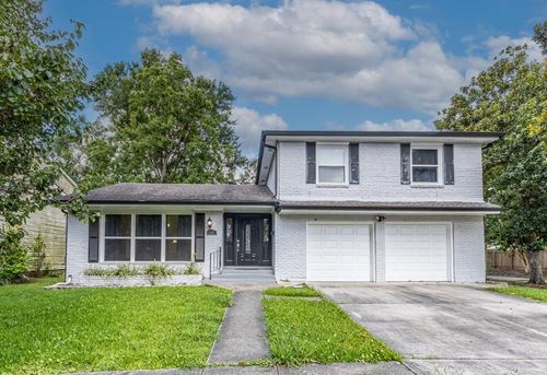 400 Westmeade Dr, Gretna, LA, 70056-7210 | Card Image