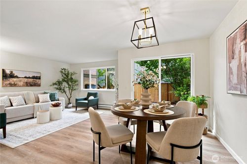 b4-10017 Ne 138th Pl, Kirkland, WA, 98034-1902 | Card Image