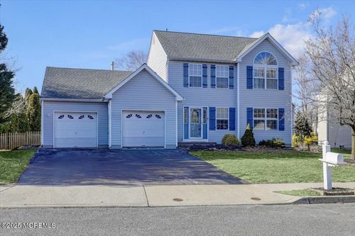 10 Crater Lake Road, Howell, NJ, 07731 | Card Image