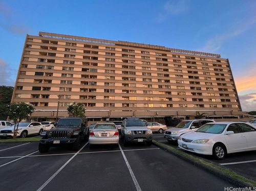 ph4-b-3215 Ala Ilima St, Honolulu, HI, 96818-2946 | Card Image