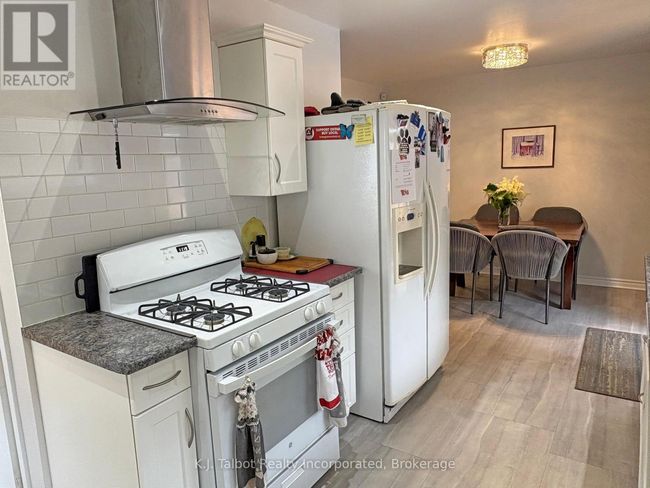 202 Bennett St W, House other with 3 bedrooms, 3 bathrooms and 4 parking in Goderich ON | Image 5