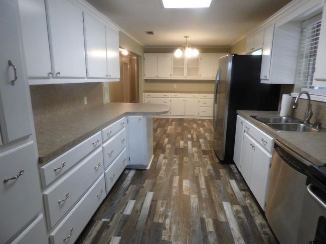 596 County Road 4218, House other with 3 bedrooms, 2 bathrooms and null parking in Mount Pleasant TX | Image 16