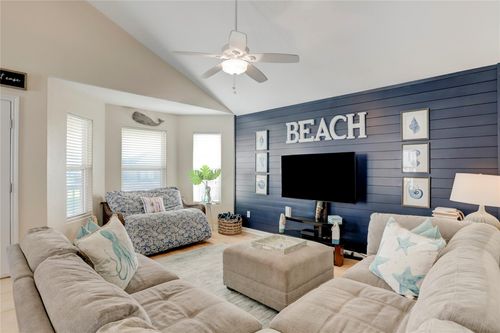 4122 Reeves Dr, Galveston, TX, 77554 | Card Image