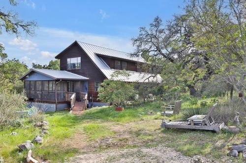 500 Owl Hollow Rd, San Marcos, TX, 78666-8330 | Card Image