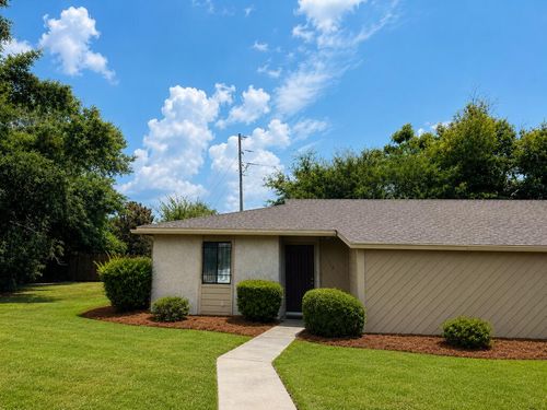 526 Heritage Pl, Valdosta, GA, 31602-1486 | Card Image