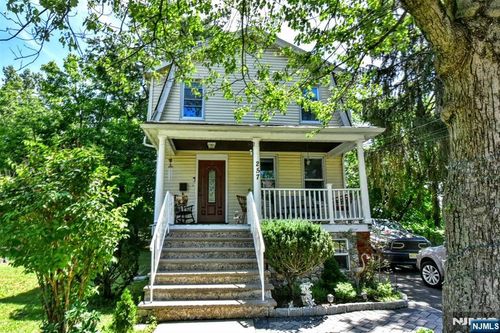 257 Epps Ave, Englewood, NJ, 07631-3933 | Card Image
