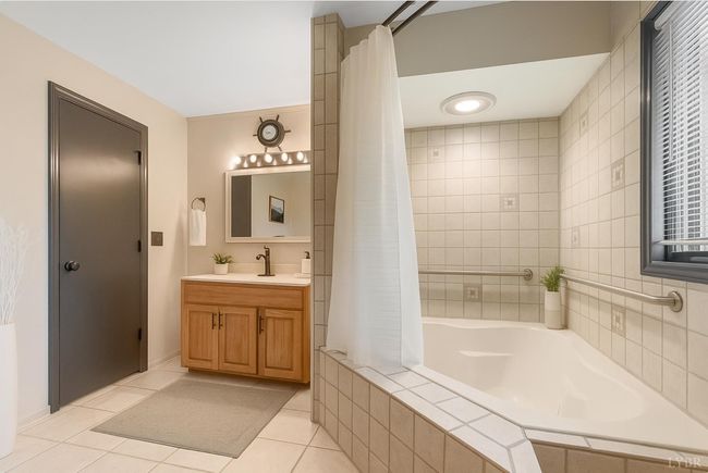106 Catlett Ct, House other with 4 bedrooms, 2 bathrooms and null parking in Moneta VA | Image 5