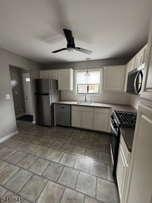 85 Shady Ln, Hamburg, NJ, 07419-9779 | Card Image