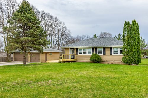 9376 Blue St, Norwalk, IA, 50211-9186 | Card Image