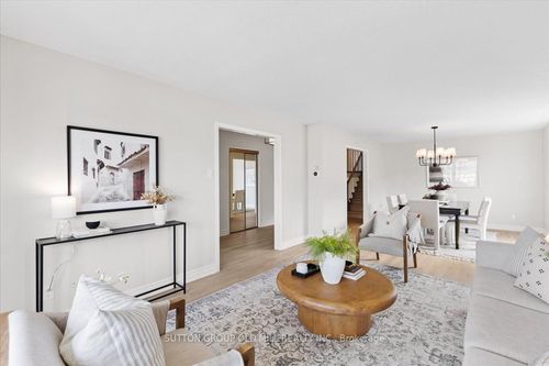 37 Brandy Cres, Woodbridge, ON, L4L3C5 | Card Image