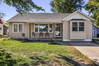 View of front of house with a front yard | Image 1