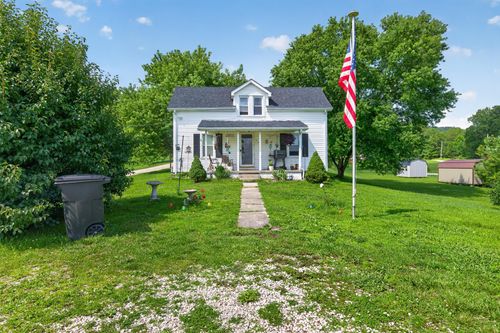 326 Roberts Rd, Stanton, KY, 40380-9423 | Card Image