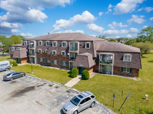 apt-103-17963 Huntleigh Ct, Country Club Hills, IL, 60478-5162 | Card Image