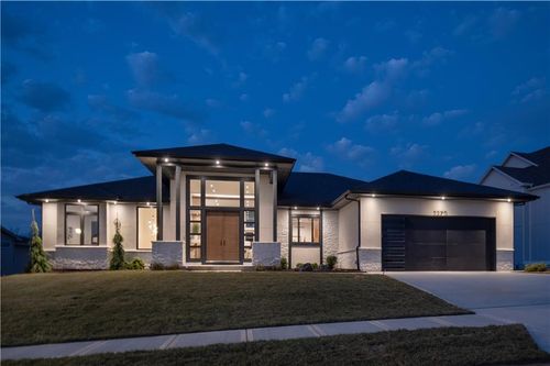 2270 Nw Palisades Dr, Riverside, MO, 64150-8708 | Card Image