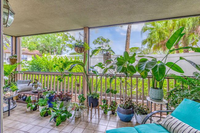 405 Brackenwood Ln S, Condo with 2 bedrooms, 2 bathrooms and null parking in Palm Beach Gardens FL | Image 47