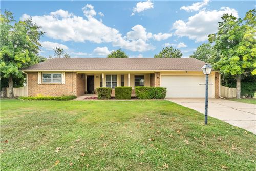 1717 Ridgeview Drive, Springdale, AR, 72762 | Card Image