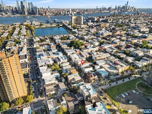 515 21st St, Union City, NJ, 07087-7299 | Card Image