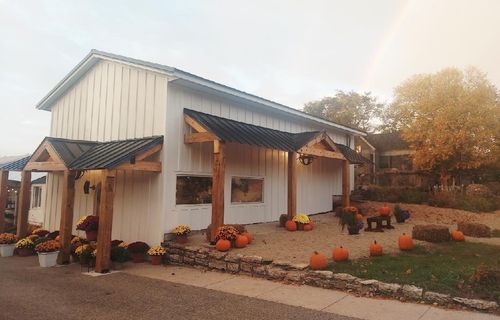 701 Mound St, Decorah, IA, 52101-1511 | Card Image
