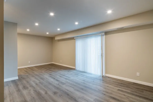 4907 - 1440 N Linden Rd, Condo with 2 bedrooms, 2 bathrooms and null parking in Flint MI | Image 7