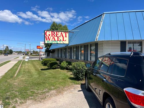 317 S Main St, Standish, MI, 48658-2510 | Card Image